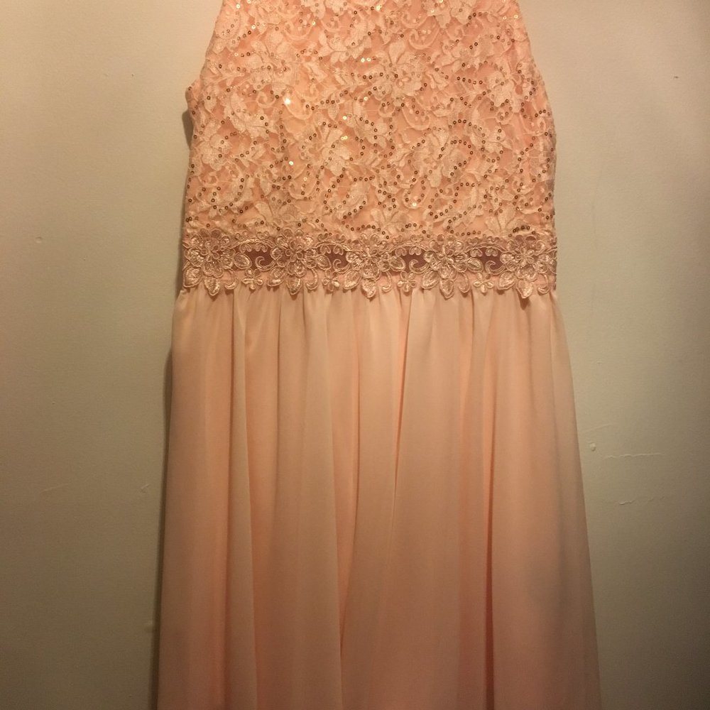 BCX GIRL SEQUIN FLORAL DRESS, Champagne color